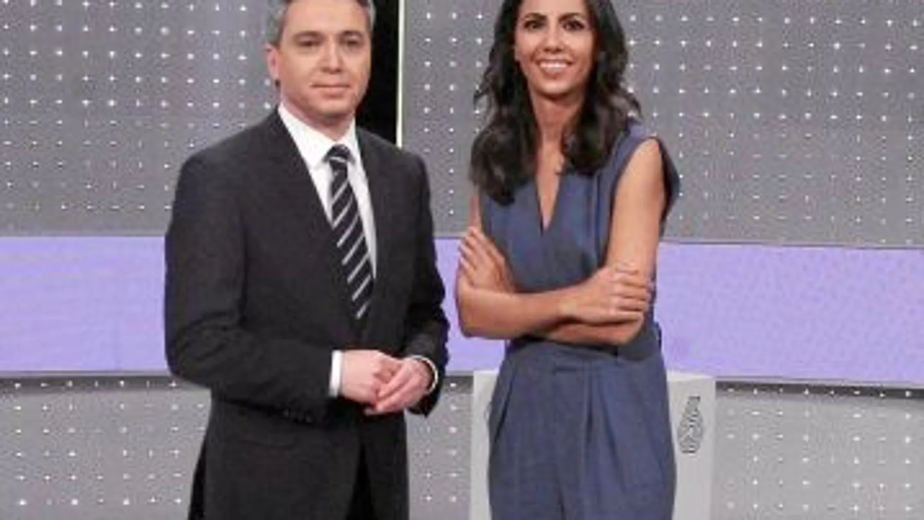 Vicente Vallés y Ana Pastor, en el plató de «El debate decisivo»