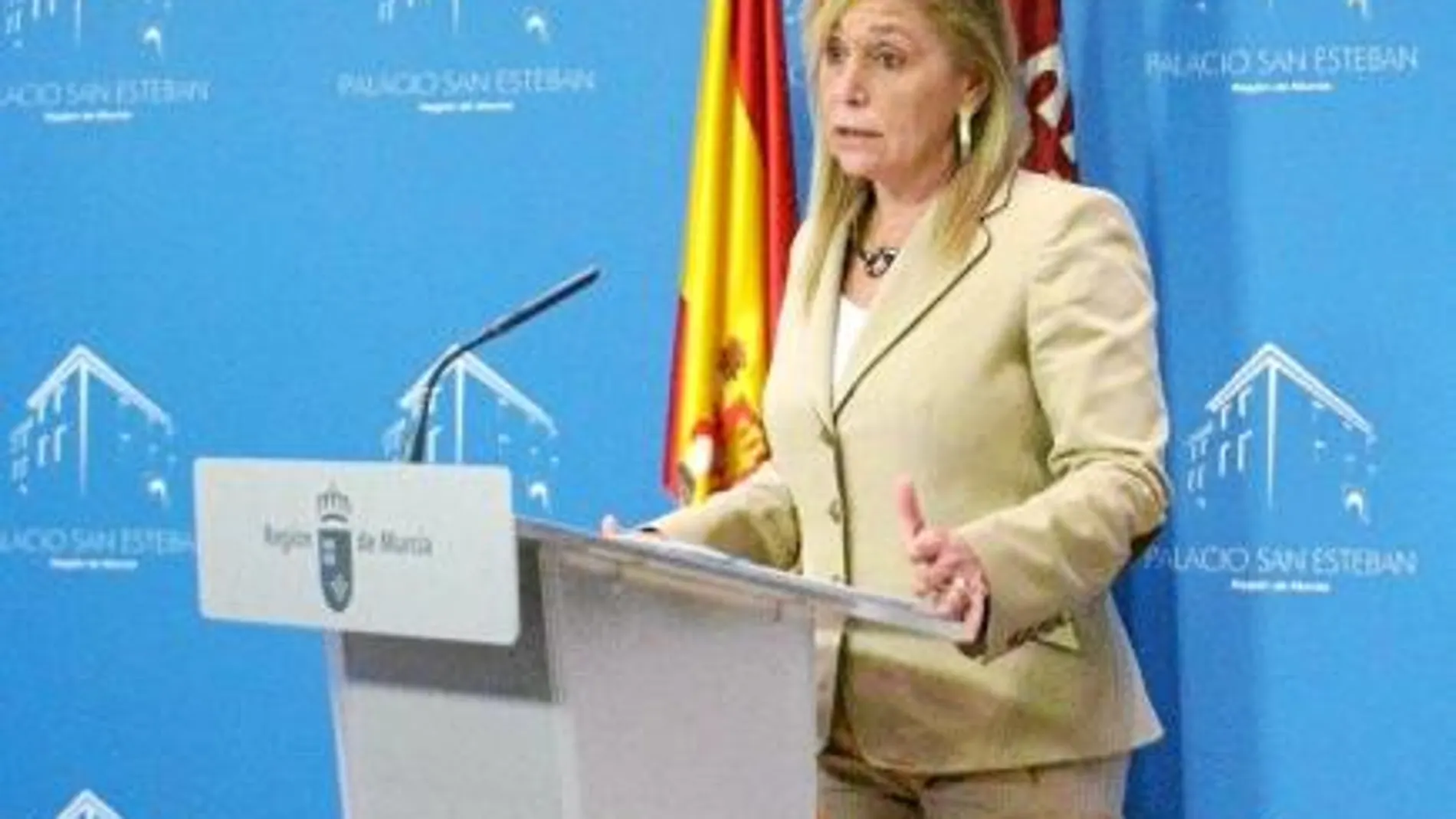 La portavoz del Gobierno regional, María Pedro Reverte, ayer durante la rueda de prensa