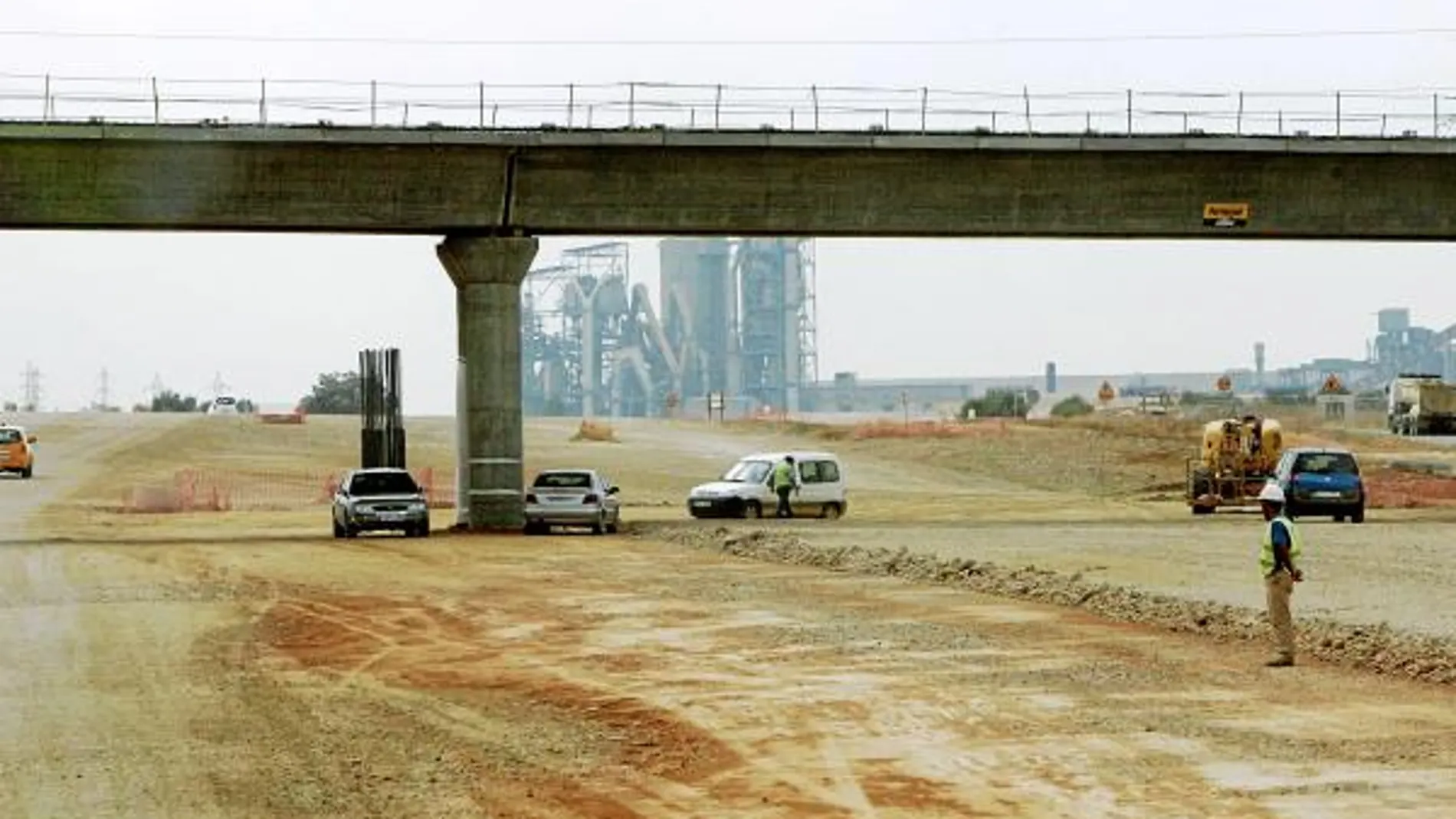 El recorte de Fomento frenará la SE-40 entre uno y cuatro años