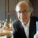 El buen hielo debe ser «muy compacto, cilíndrico, traslúcido»