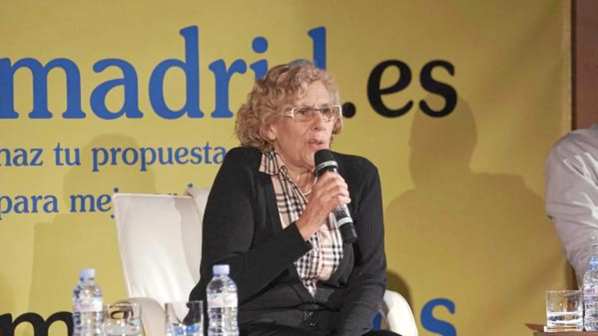 Carmena junto a los ediles Pablo Soto y José Manuel Calvo, ayer en la persentación del plan para Plaza de España