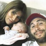 El Dj junto a su hermana Chabelita el día en que ésta fue a conocer a la recién nacida Carlota
