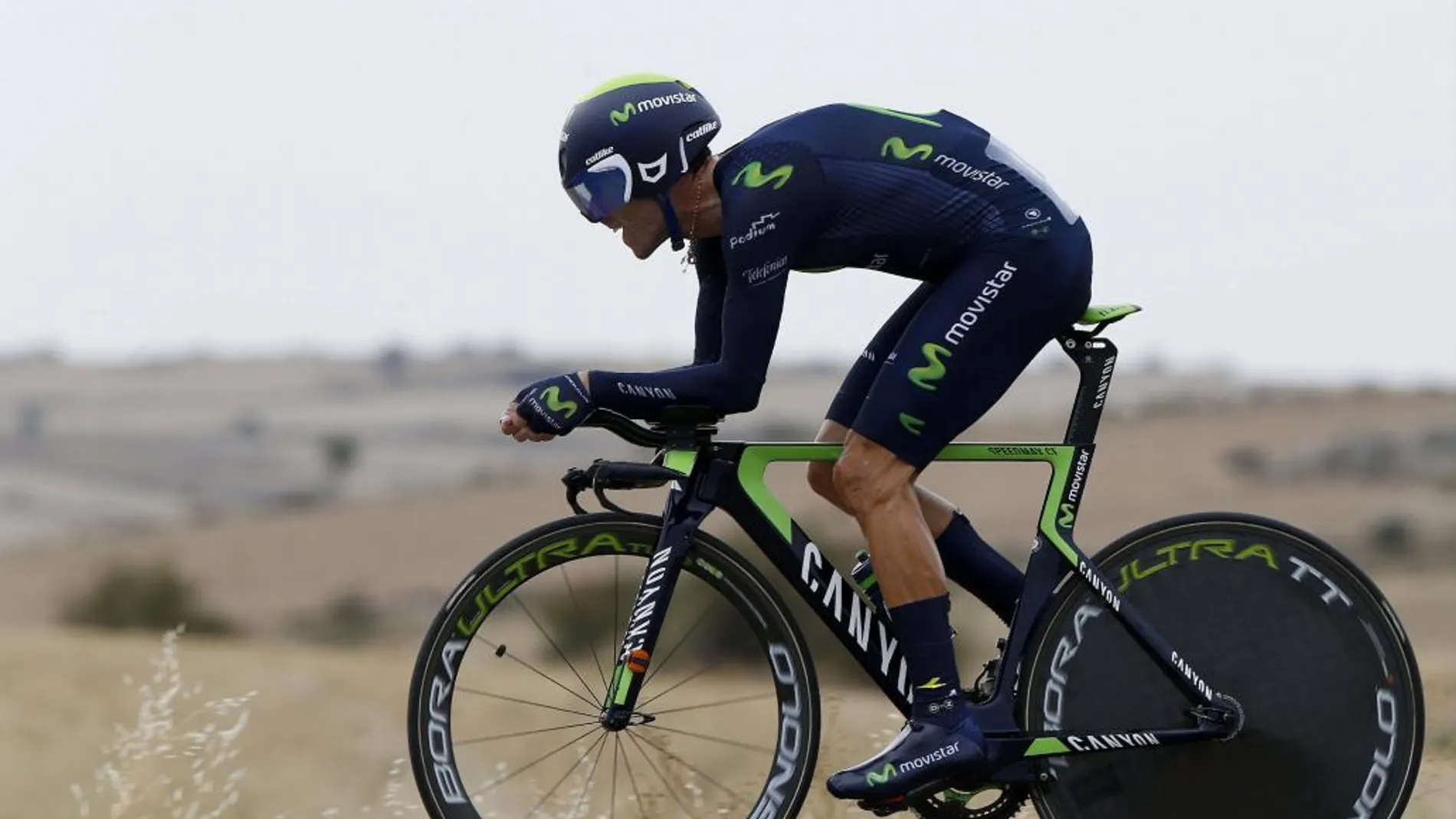 El ciclista español del equipo Movistar, Alejandro Valverde, durante la decimoséptima etapa de la Vuelta Ciclista a España