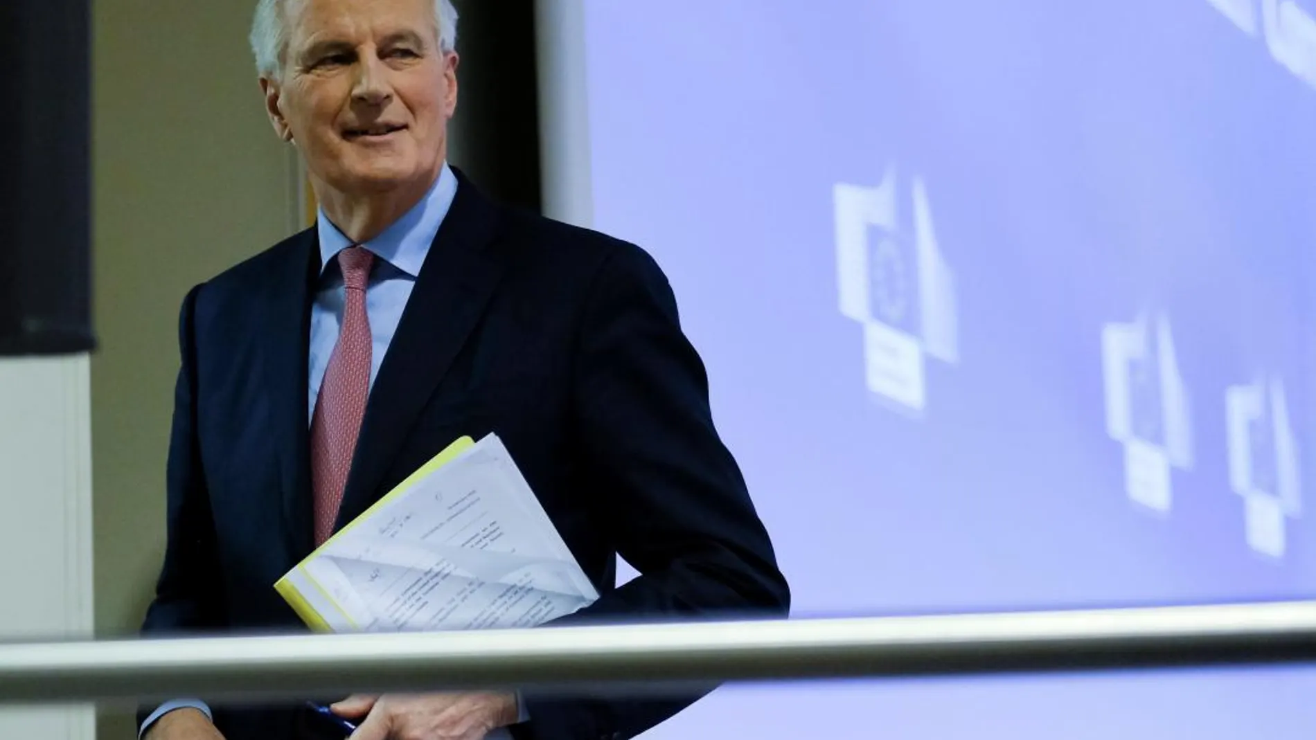 El negociador jefe de la Unión Europea (UE) para el "brexit", Michel Barnier, ofrece una rueda de prensa en Bruselas (Bélgica)