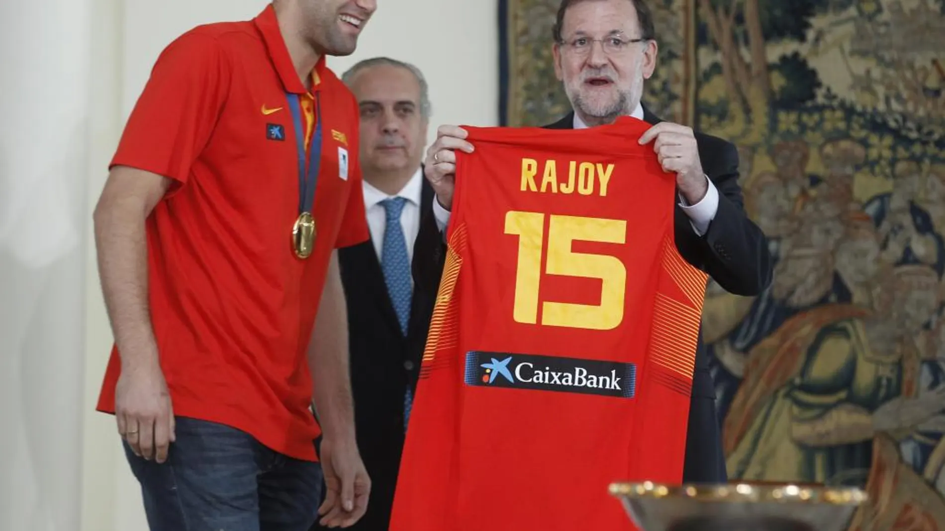 Mariano Rajoy recibe a la seleccion española de baloncesto tras ganar el Eurobasket 2015.