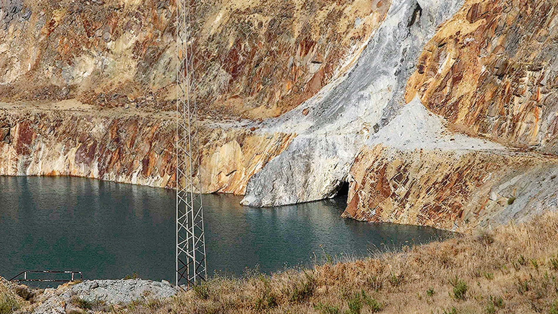 De la reapertura de la mina de Aznalcóllar dependen más de mil empleos