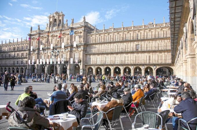 Las terrazas de la Plaza Mayor de Salamanca han estado repletas de gente durante estos días