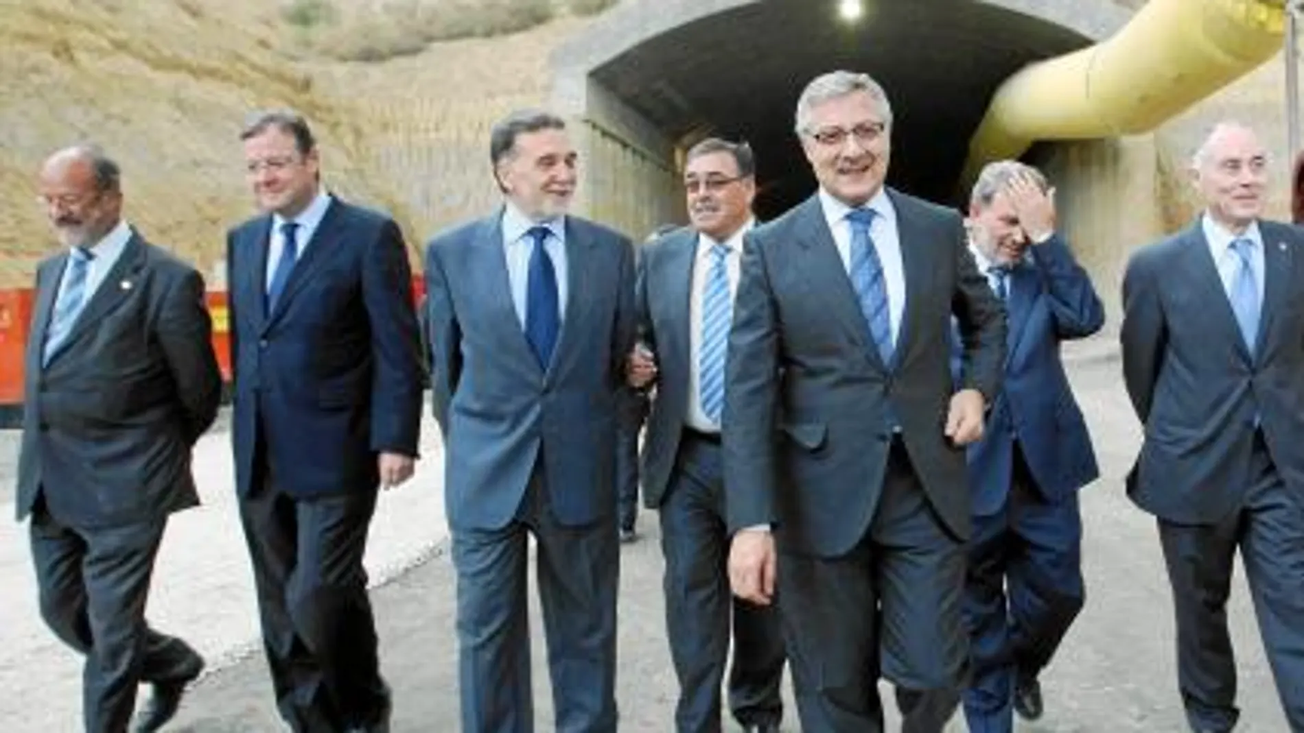 Silván, Blanco, Alejo, De la Riva y Gallego visitan las obras