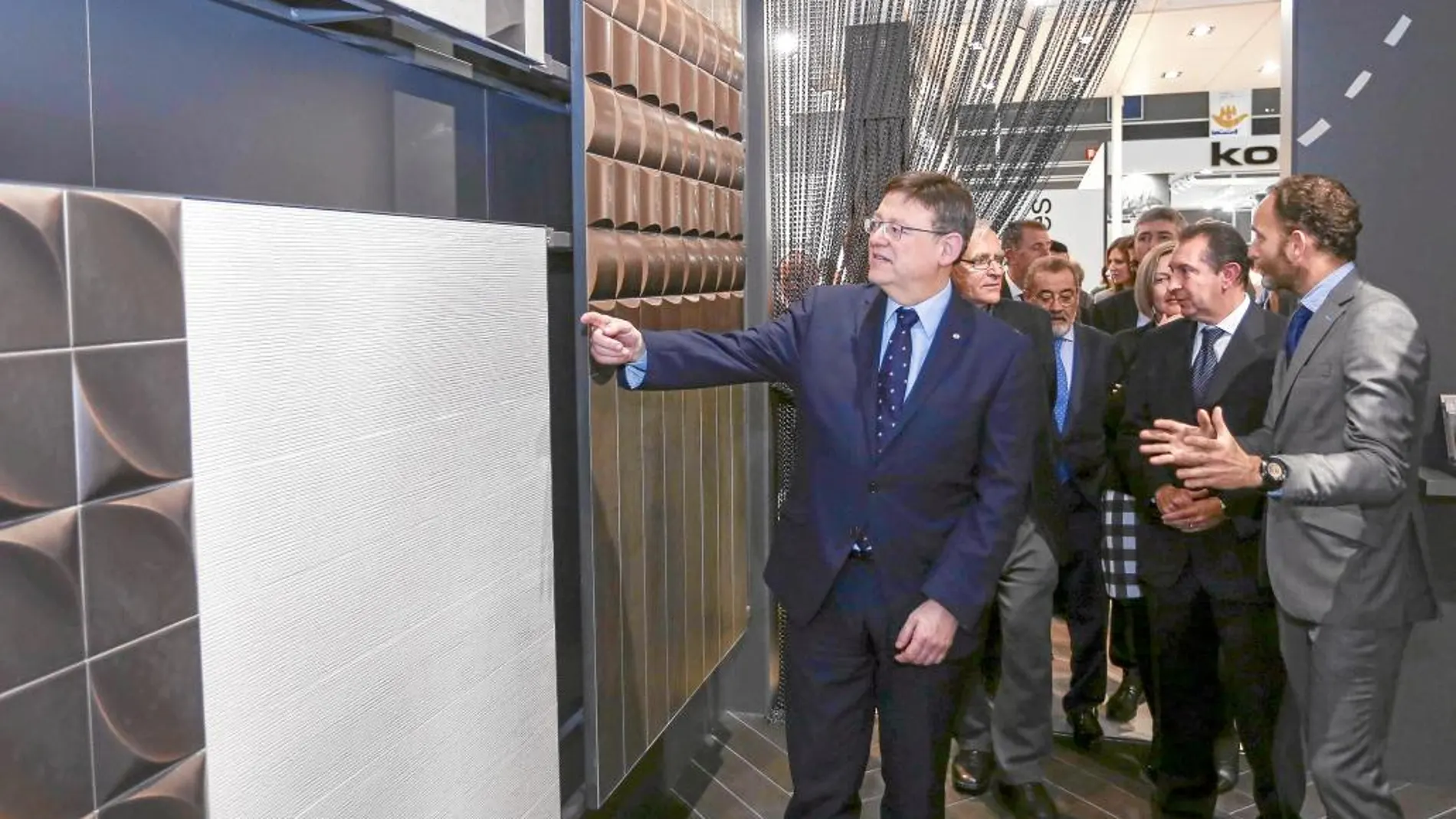 El presidente de la Generalitat, Ximo Puig, inauguró ayer el certamen «Nos vemos en Valencia»