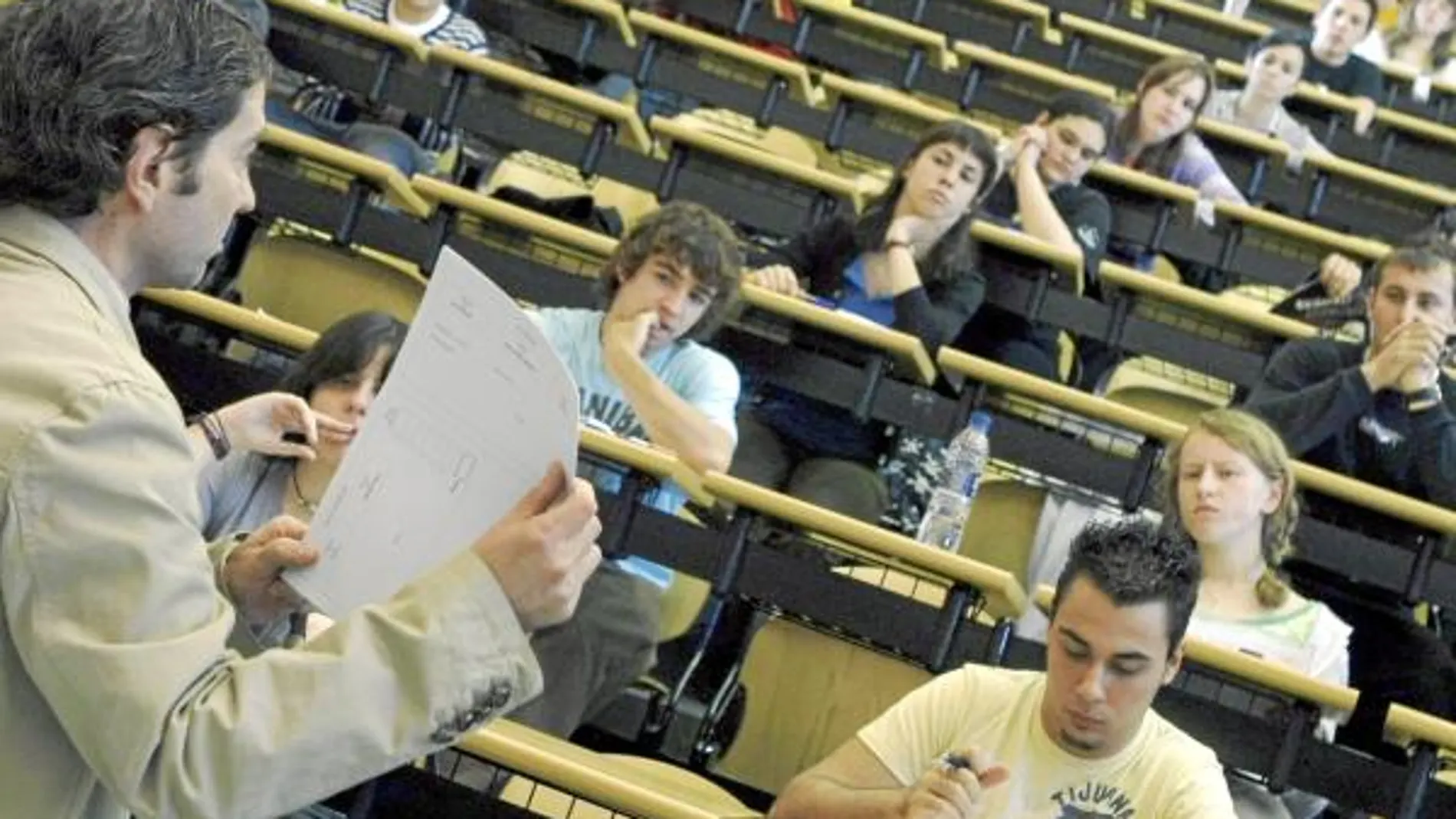 Comienza la rebelión de los profesores contra el catalán