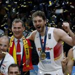 El rey Felipe posa con los jugadores de selección española.