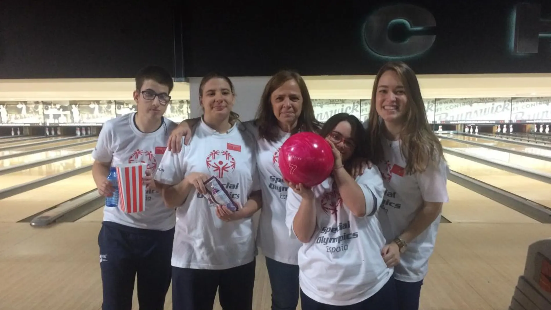 MetLife participa en el I Torneo de Bowling unificado junto con Special Olympics