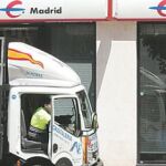 La «banda del Volvo rojo» vuelve a «alunizar» en un banco de Carabanchel