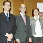 De izda. a dcha., Ricardo Fernández, Alberto Catalán y Mercedes Galán