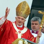 Benedicto XVI dice que si la Iglesia no es misionera acaba muriendo