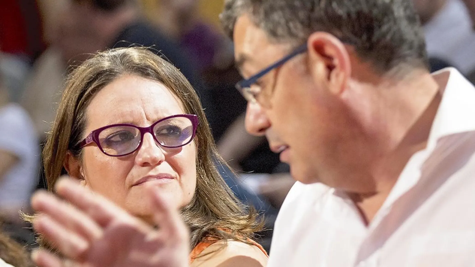 Mónica Oltra y Enric Morera durante la celebración del Consell General de Compromís