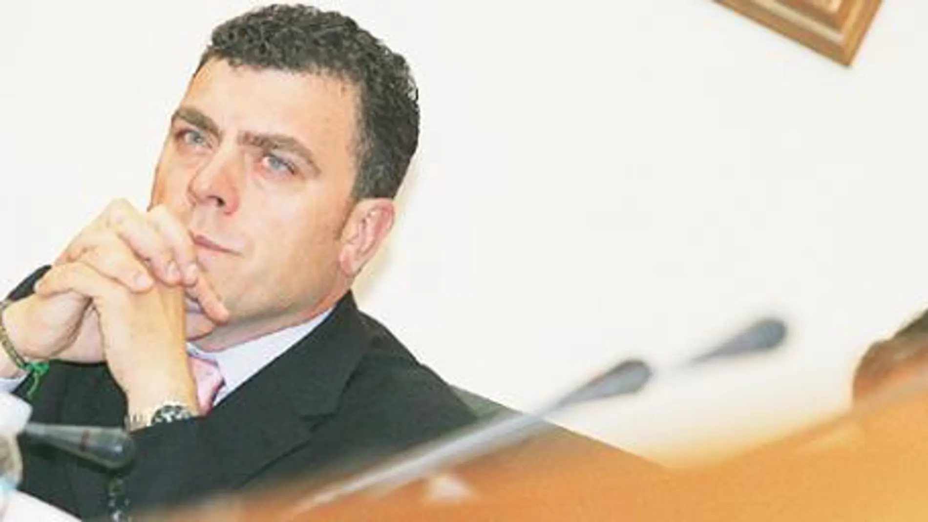 El alcalde de Leganés adjudica varios contratos a empresas ficticias