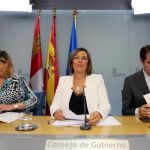 La portavoz del Gobierno Herrera, Milagros Marcos, junto con los consejeros de Economía y Hacienda y de Fomento y Medio Ambiente, Pilar del Olmo y Juan Carlos Suárez-Quiñones, respectivamente