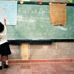 Secuestran al alcalde indignados por el estado del colegio de sus hijos