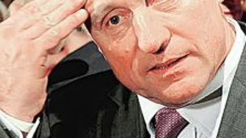 Cae el Gobierno checo en plena Presidencia de la UE