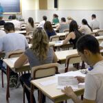 La Asociación de Interinos cree que la convocatoria de oposiciones supondrá el despido de miles de docentes