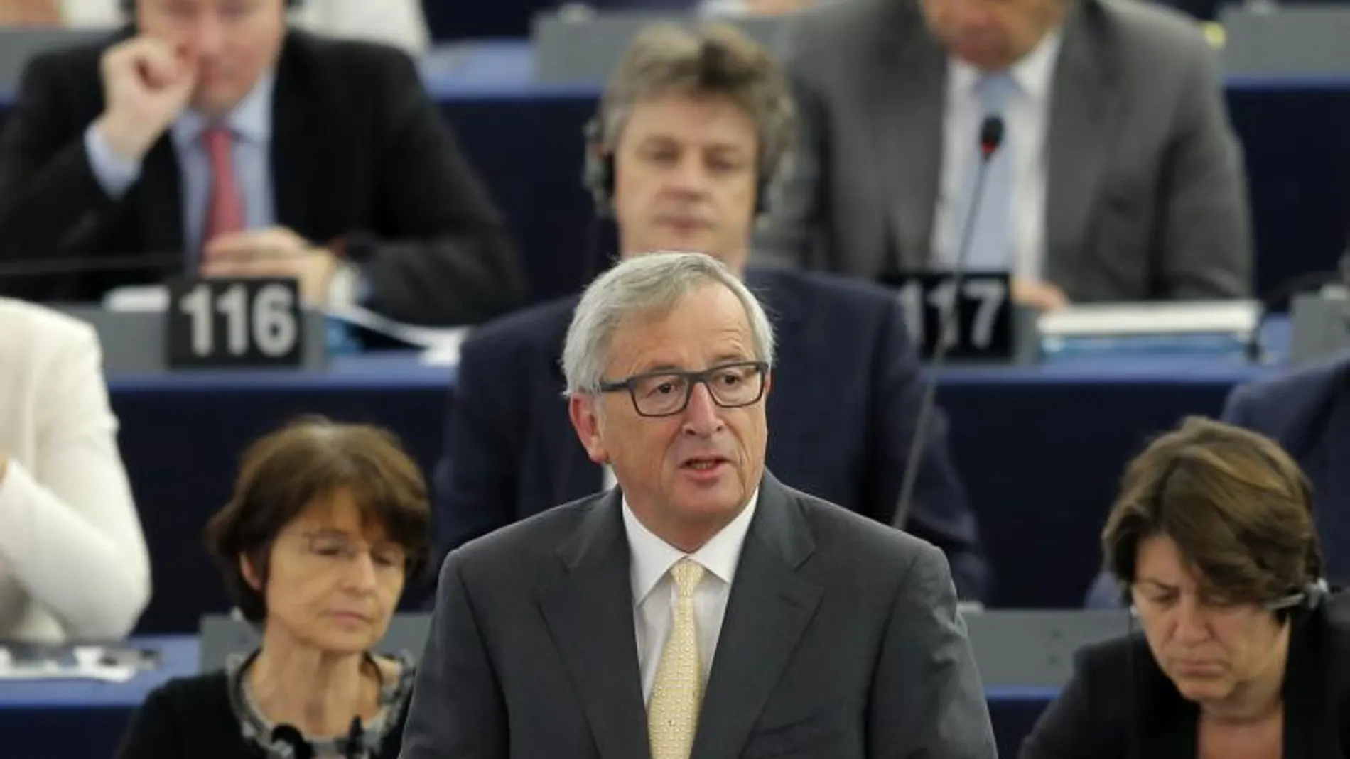 Jean-Claude Juncker se dirige al Parlamento Europeo en Estrasburgo