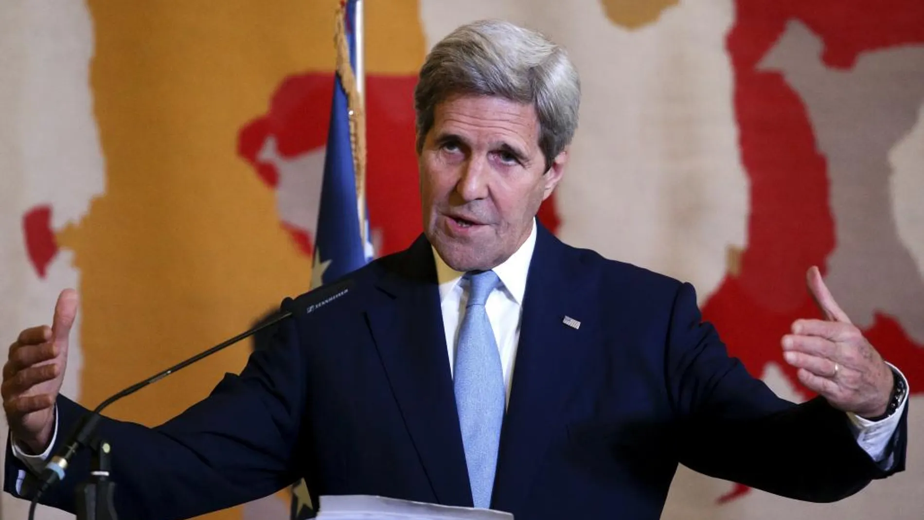 Kerry tras la reunión restringida de la coalición, celebrada en Roma