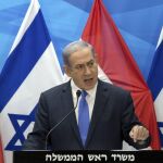 El primer ministro israelí, Benjamin Netanyahu, se dirige a los medios