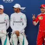 Lewis Hamilton celebra su pole en el Gran Premio de Francia. REUTERS/Jean-Paul Pelissier