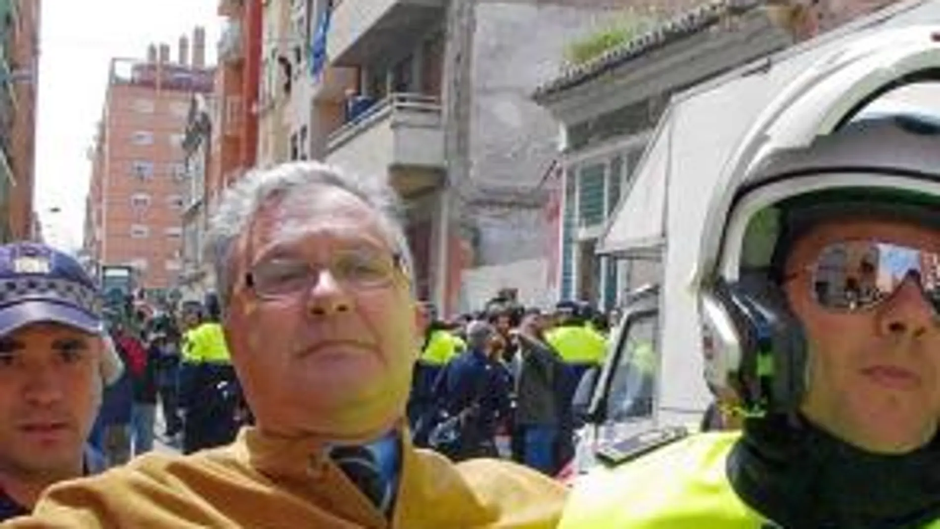 El concejal Móstoles (PSPV), desalojado de El Cabanyal por la Policía