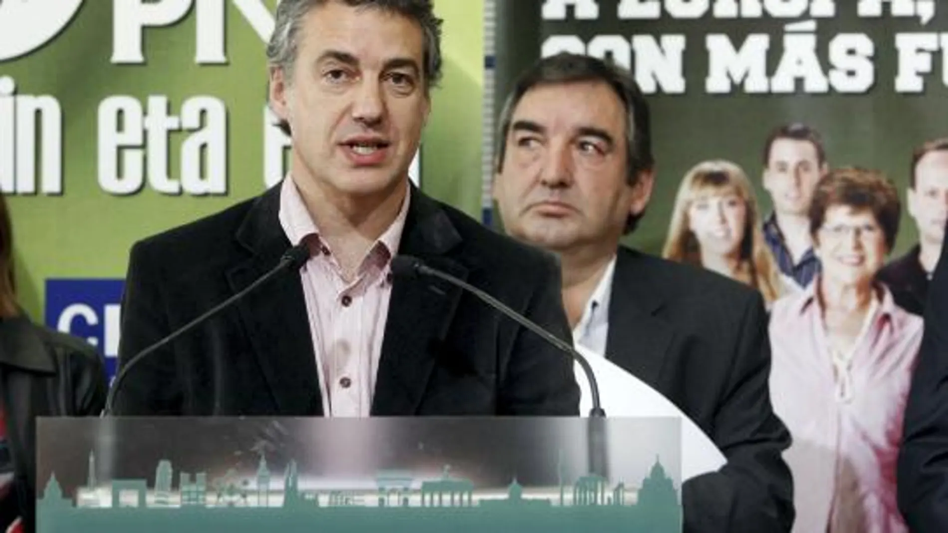 El PNV defenderá en Europa una Euskadi que "no se pliegue a intereses de otros, como ha hecho López"