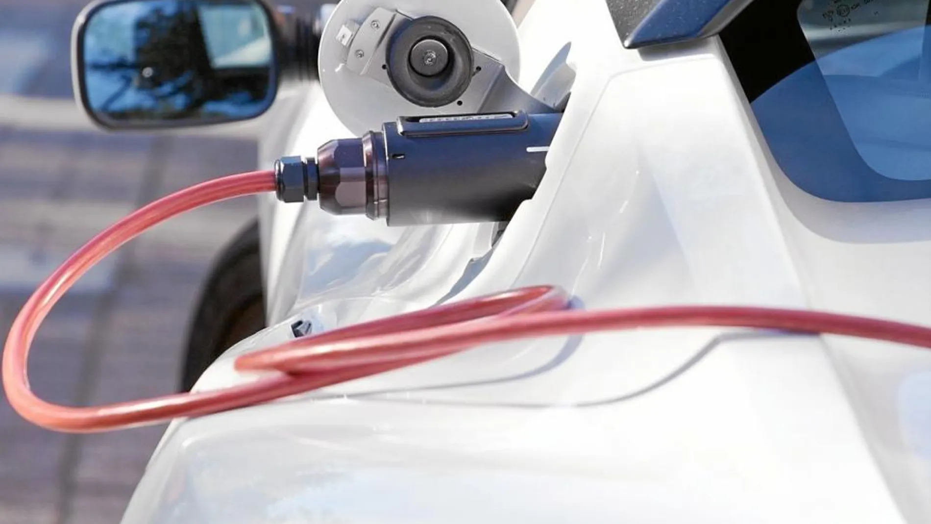 El avance de los motores eléctricos amenaza la existencia de gasolineras