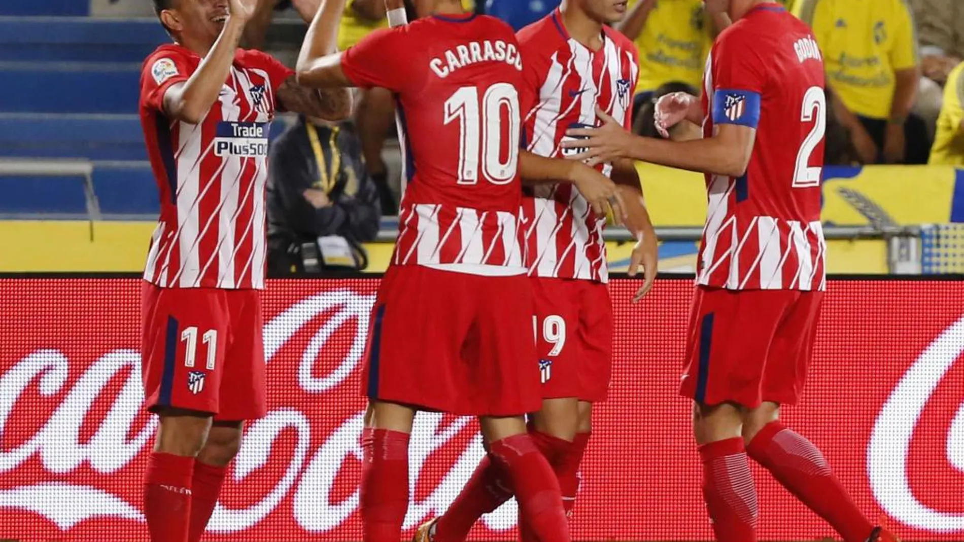 Los jugadores del Atlético de Madrid celebran el tanto de Correa