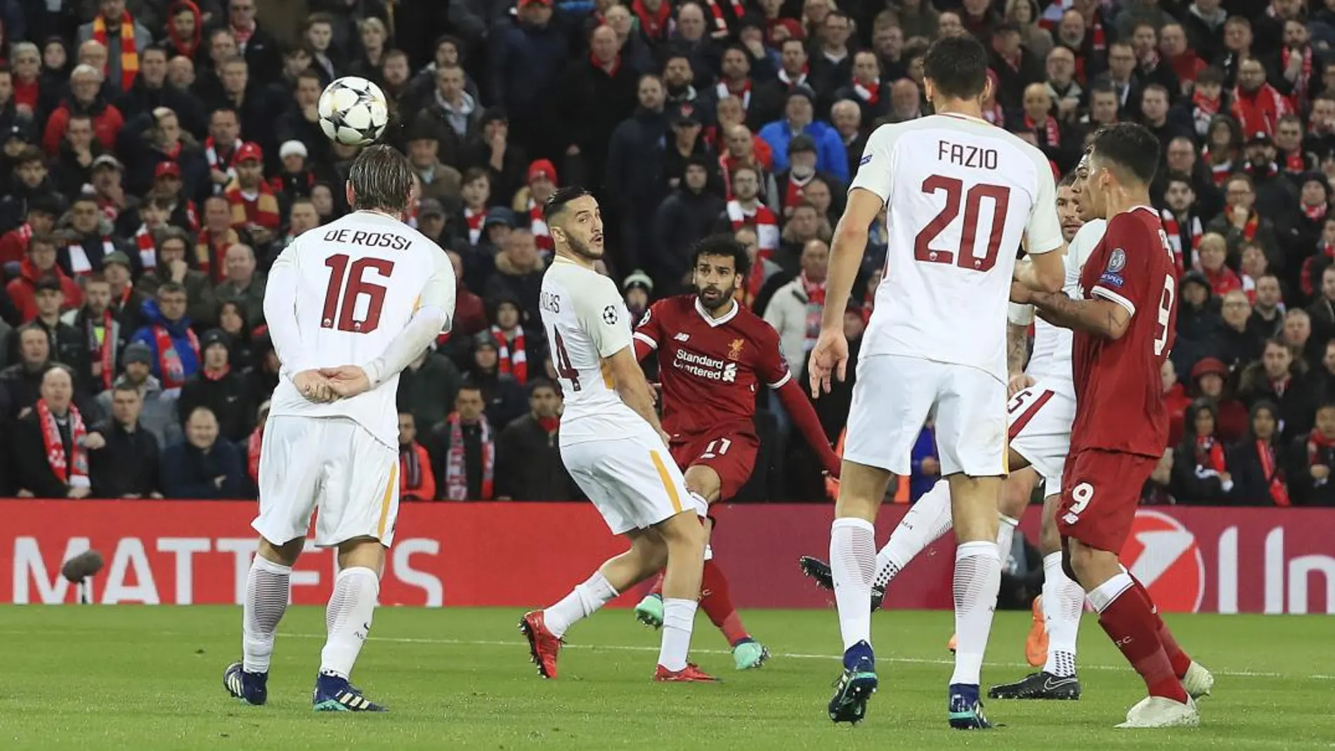 Momento del partido entre el Liverpool y Roma / Ap