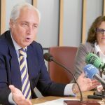 El presidente del TSJCyL, José Luis Concepción, y la decana del CPPCyL, Mª del Mar González Mena