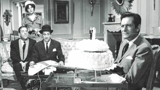 Escena de «Casi un caballero», con su padre junto a Alfredo Landa, López Vázquez y Concha Velasco