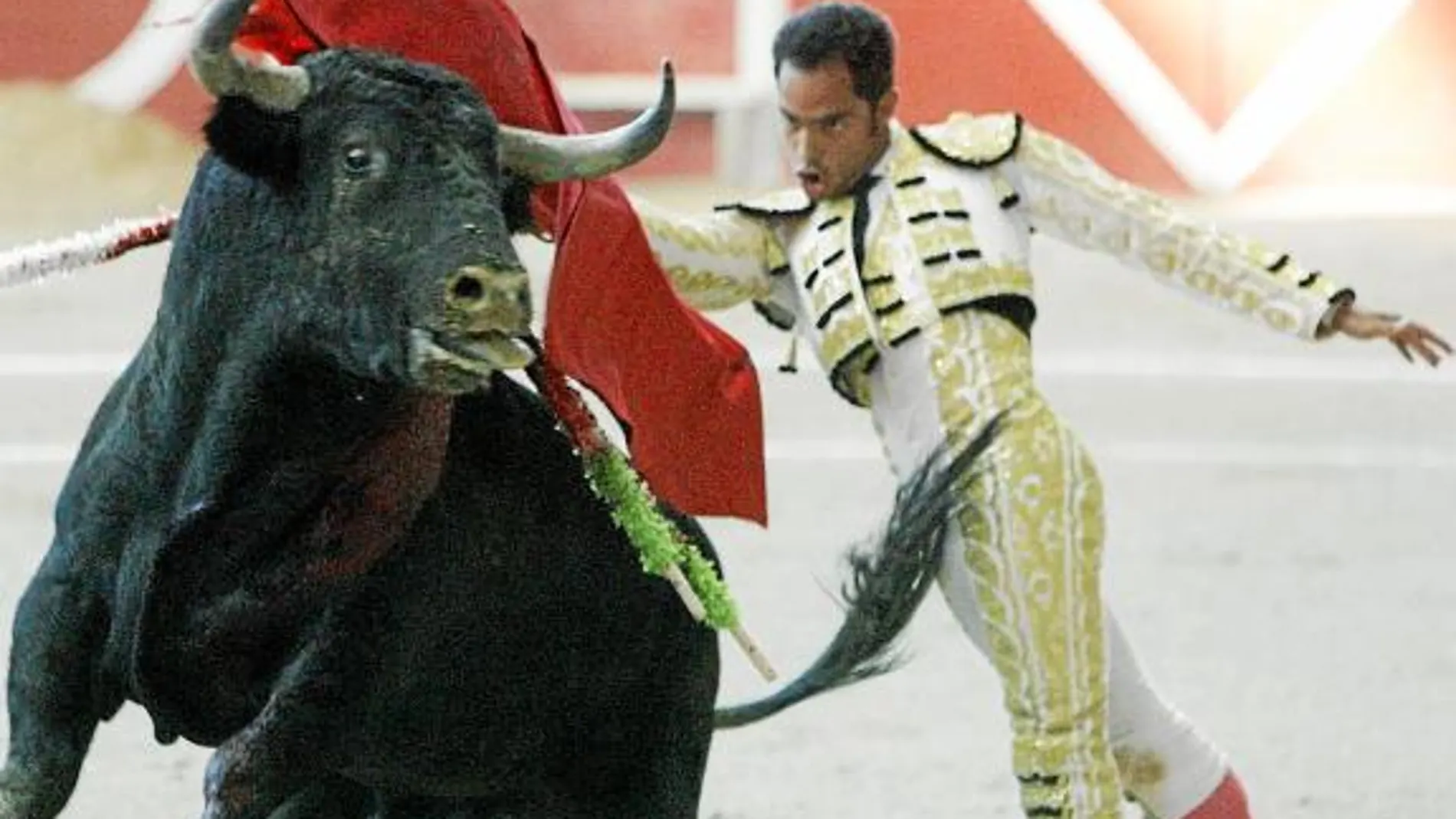 Bolívar indulta un toro de El Torreón en la segunda de feria en La Coruña