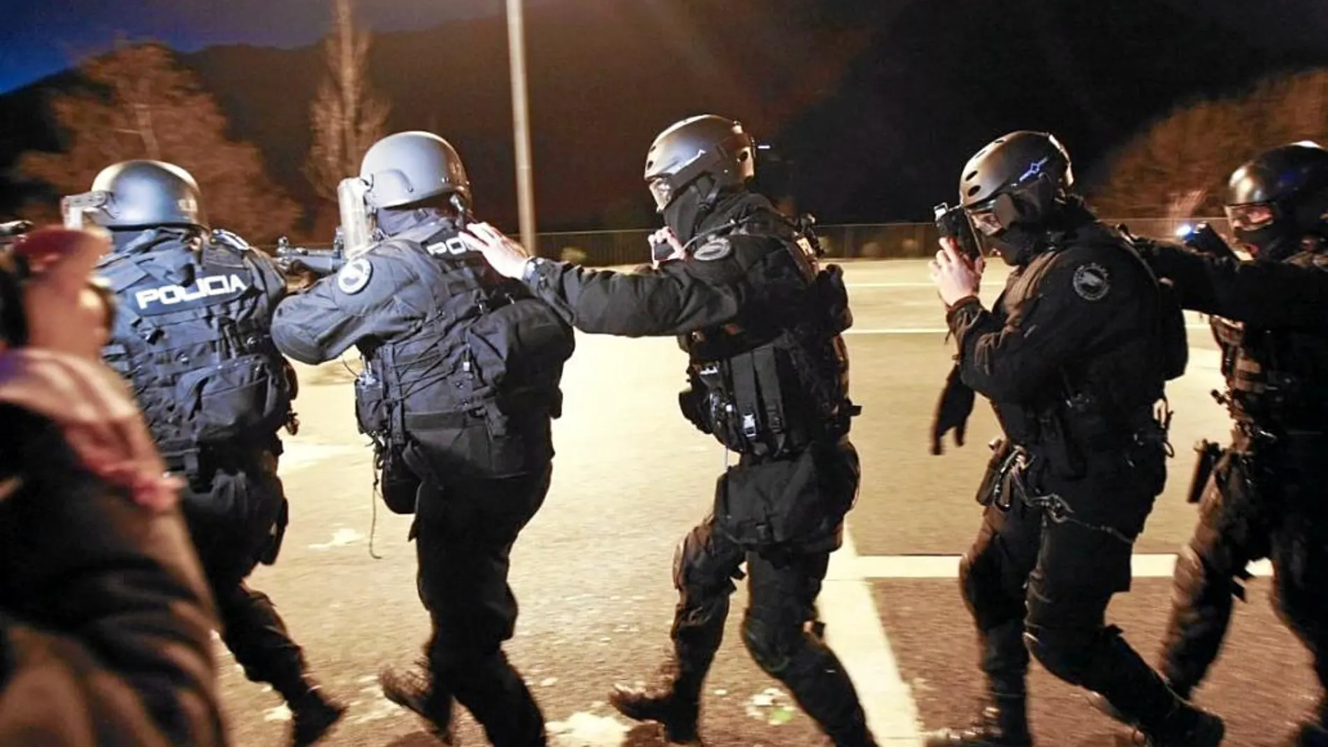 El uso de las pistolas eléctricas es una vieja demanda de los Mossos