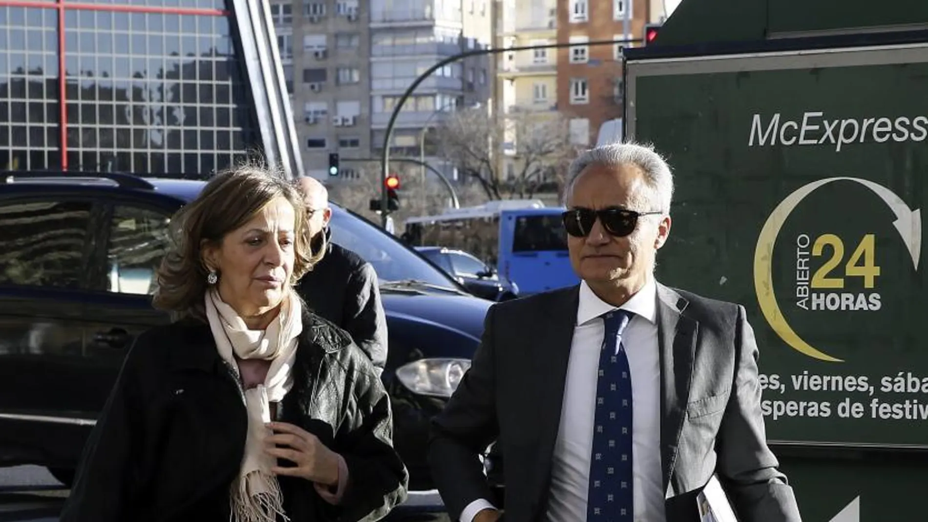 La tesorera del PP, Carmen Navarro, a su llegada a los Juzgados de Plaza de Castilla .