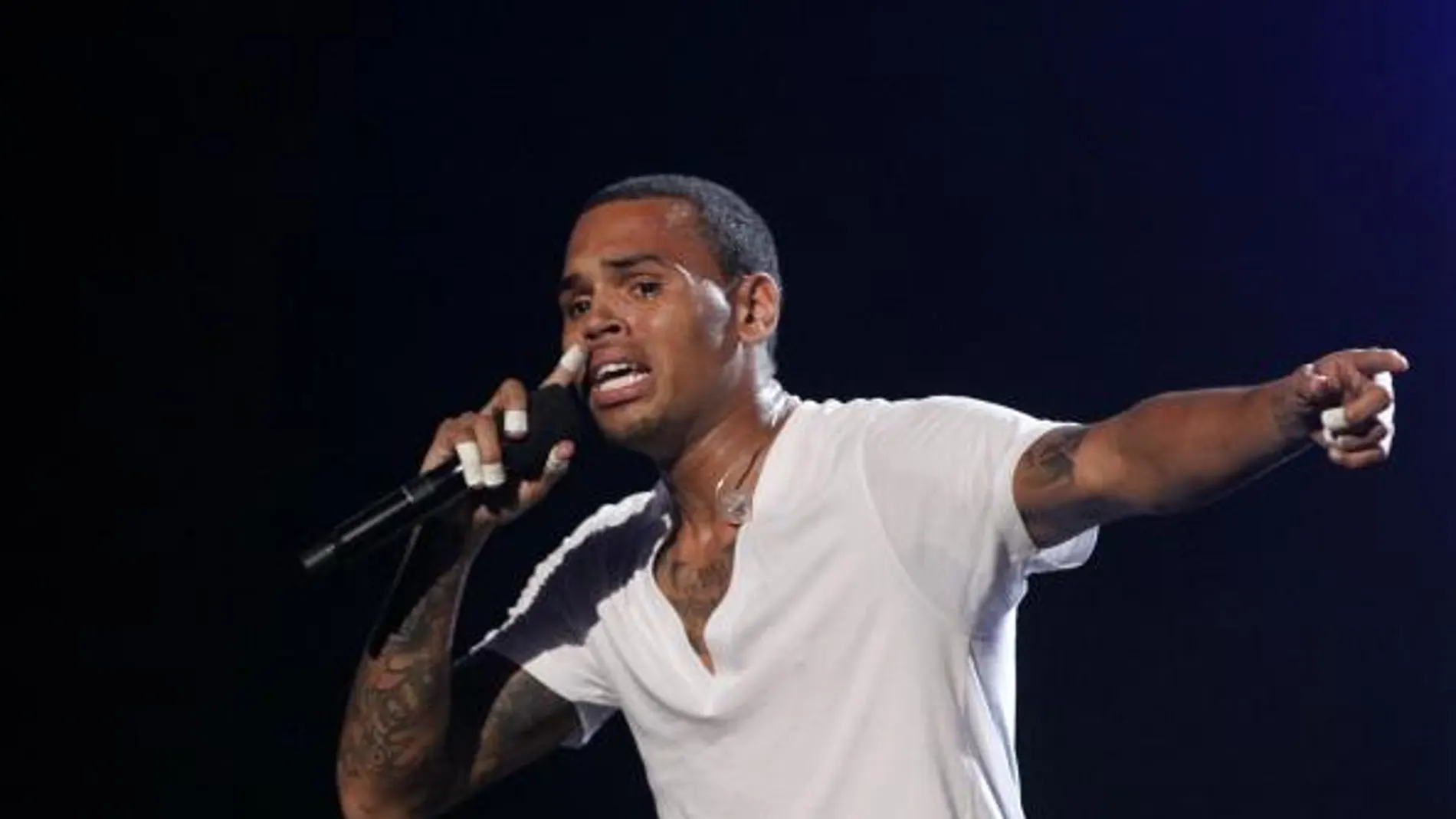 Chris Brown llora por Jacko