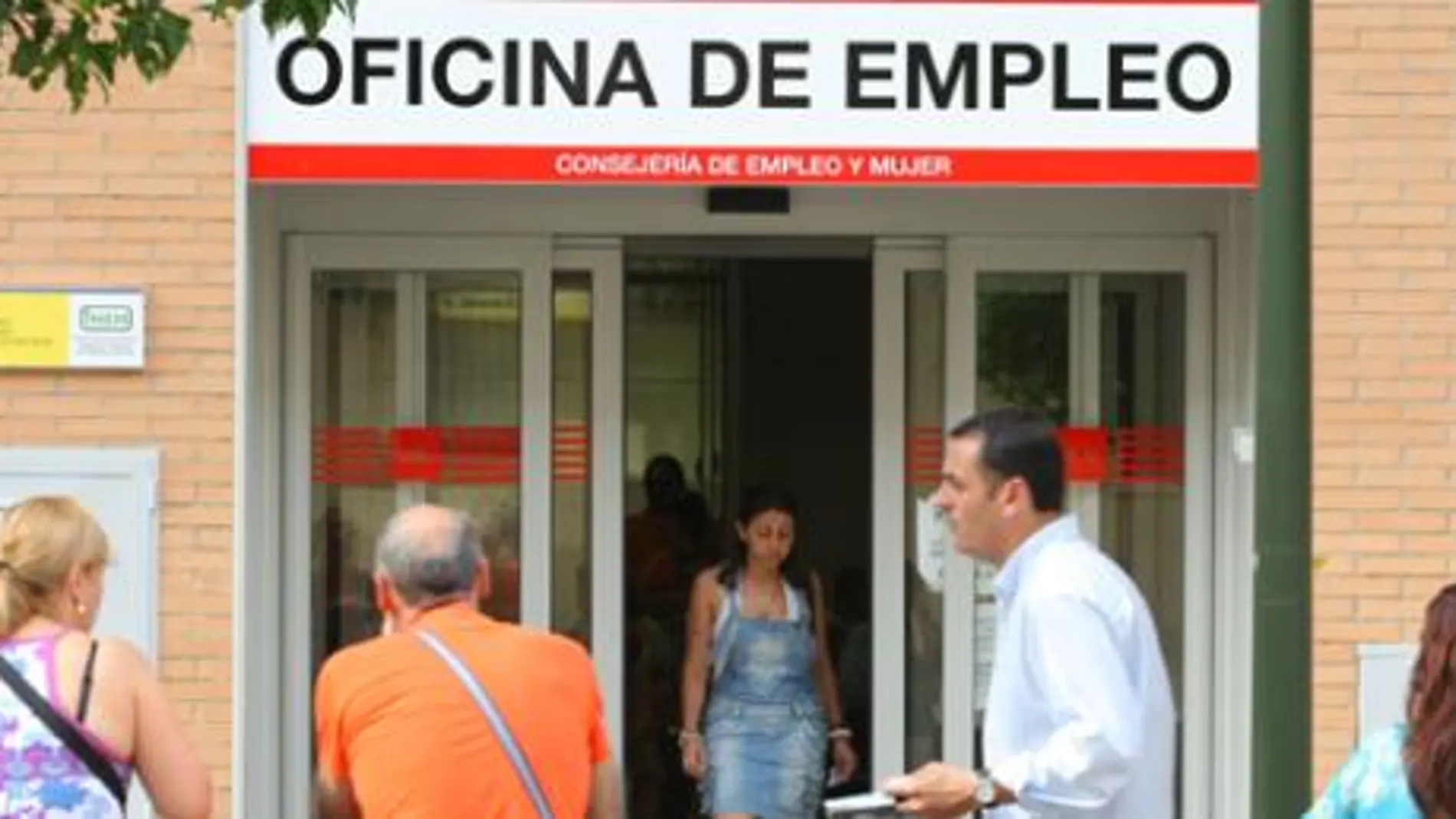 Los parados aumentan en 126.700 personas en el segundo trimestre