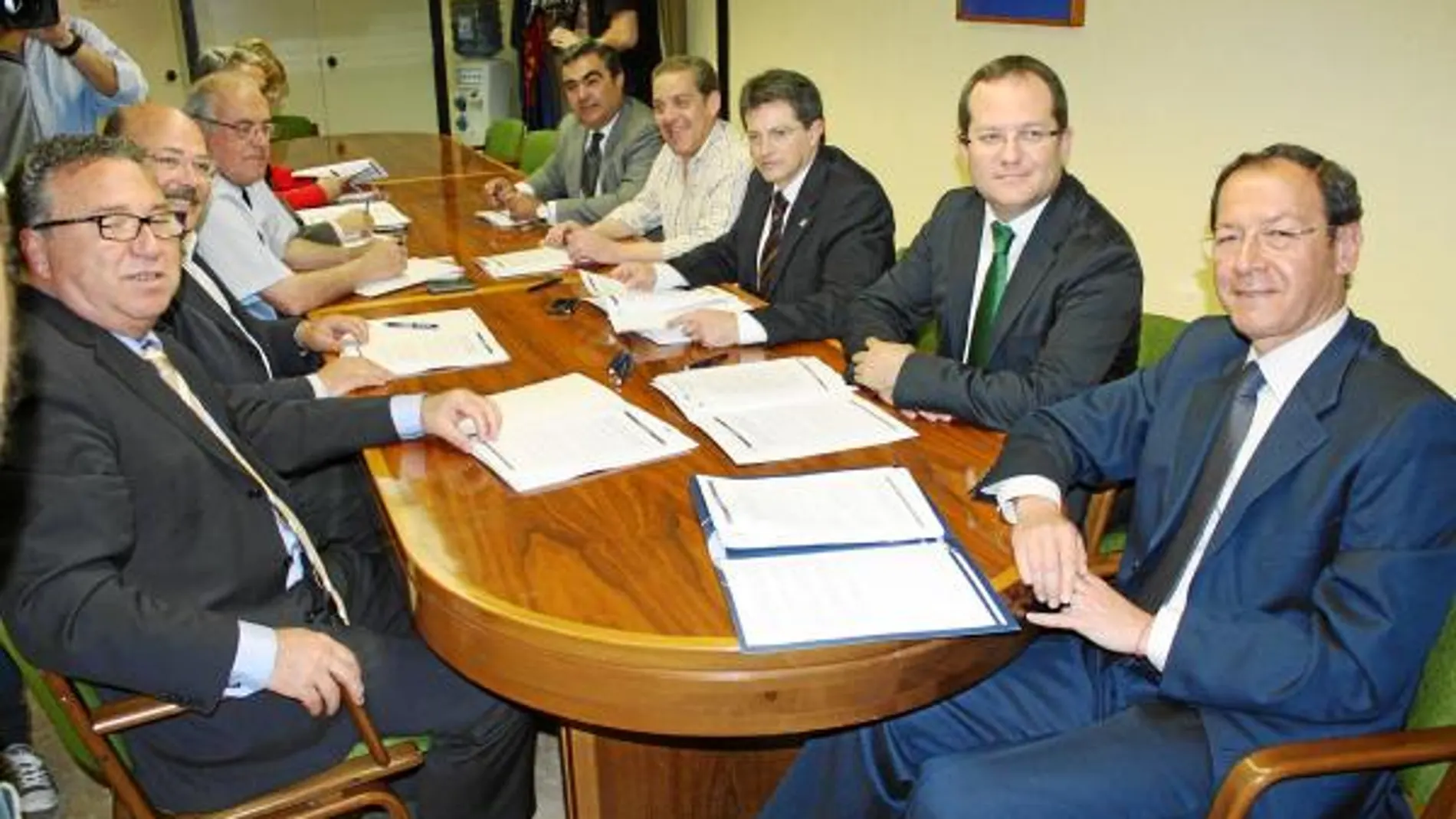 Cámara presidió la reunión extraordinaria de la Comisión Ejecutiva de la Federación de Municipios de la Región de Murcia