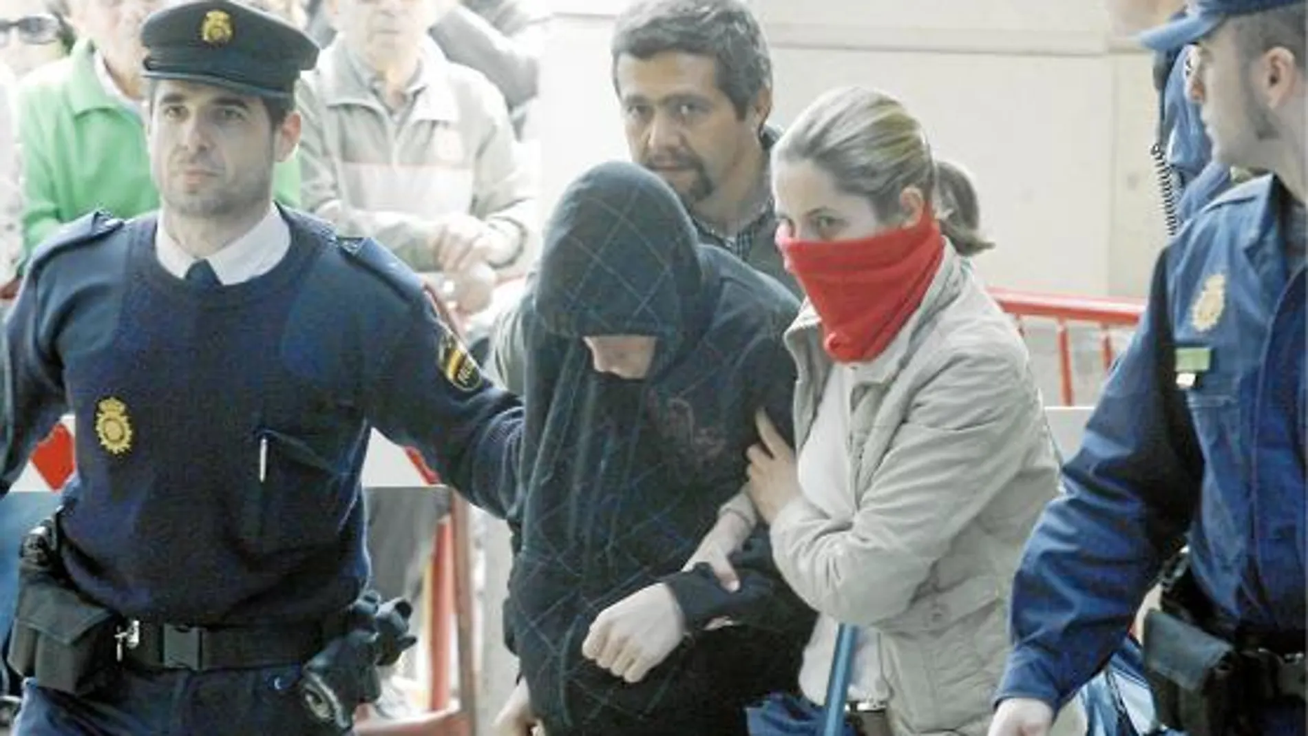 El menor conocido como «El Cuco», en una de sus visitas a los juzgados hispalenses