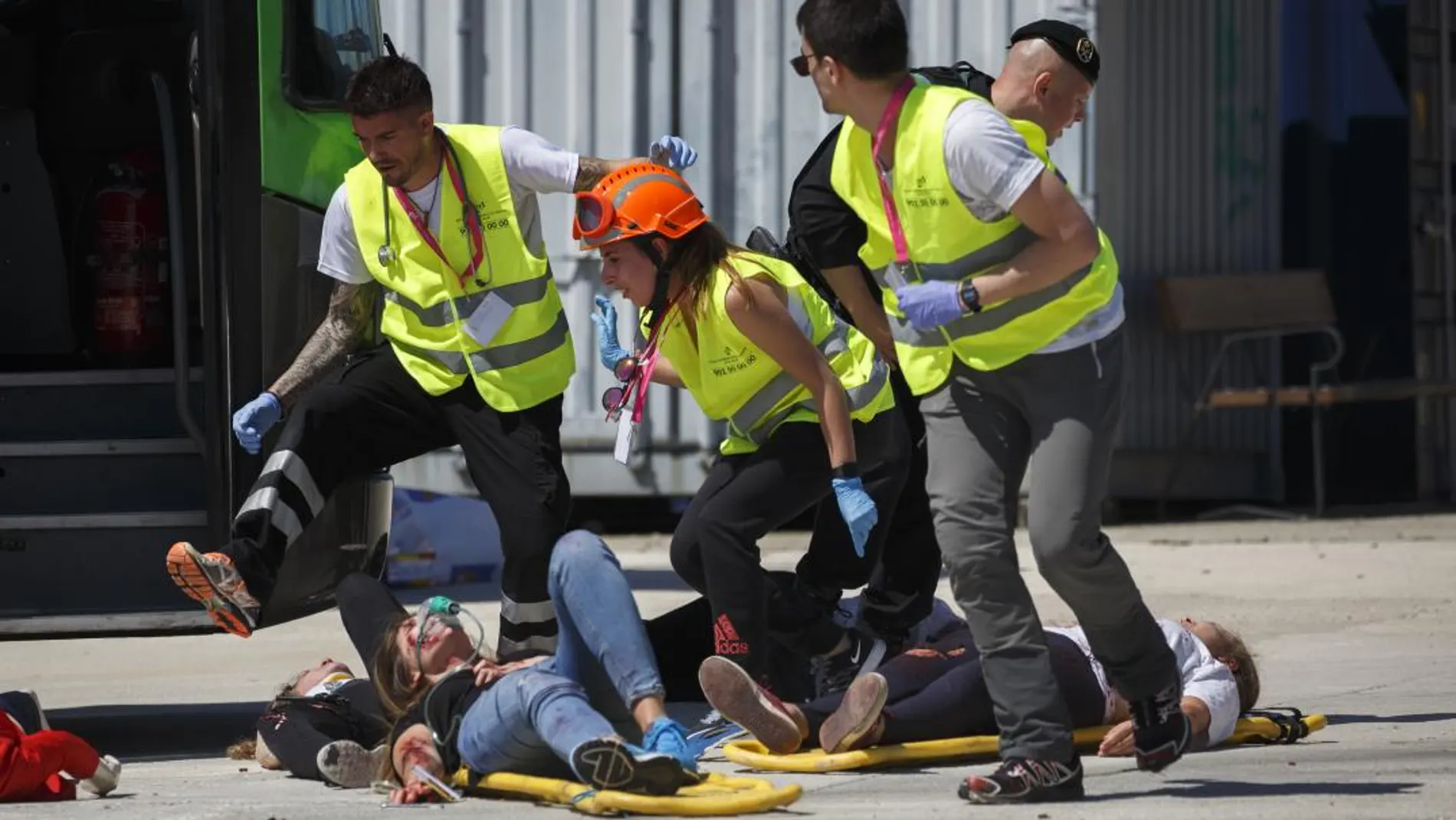 Sesenta futuros enfermeros se han enfrentado hoy a una situación que no puede descartarse en un nivel 4 de alerta antiterrorista