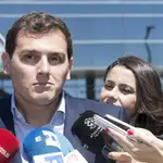  Rivera felicita a Sánchez y a la militancia del PSOE