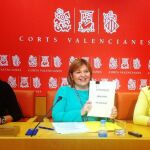 La síndica del grupo popular en Les Corts, Isabel Bonig, ayer durante la rueda de prensa
