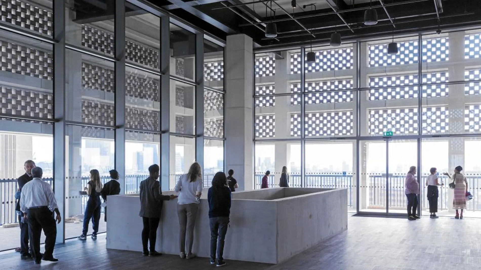 Imagen del interior de la nueva nave de la Tate Modern, que se presenta hoy