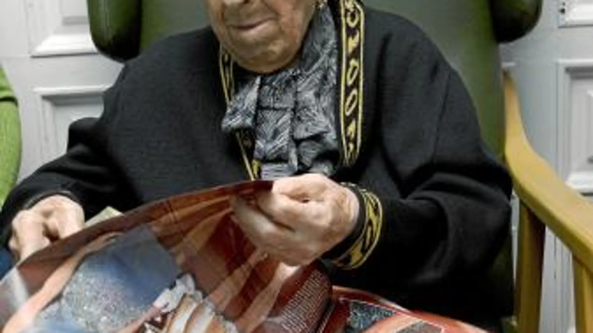 Constancia García es la española de mayor edad. A sus 110 años, lee todas las revistas que llegan a la residencia