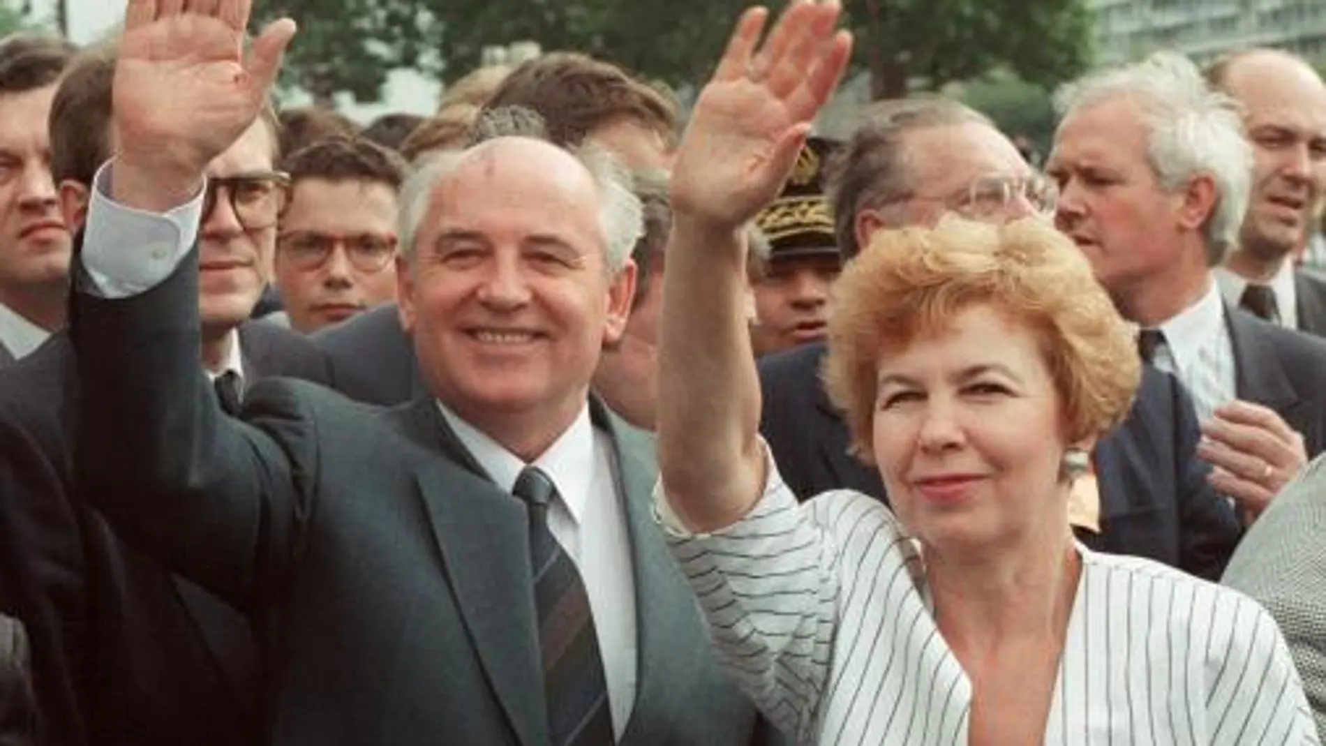 Mijail Gorbachov con su esposa Raisa Gorbachova