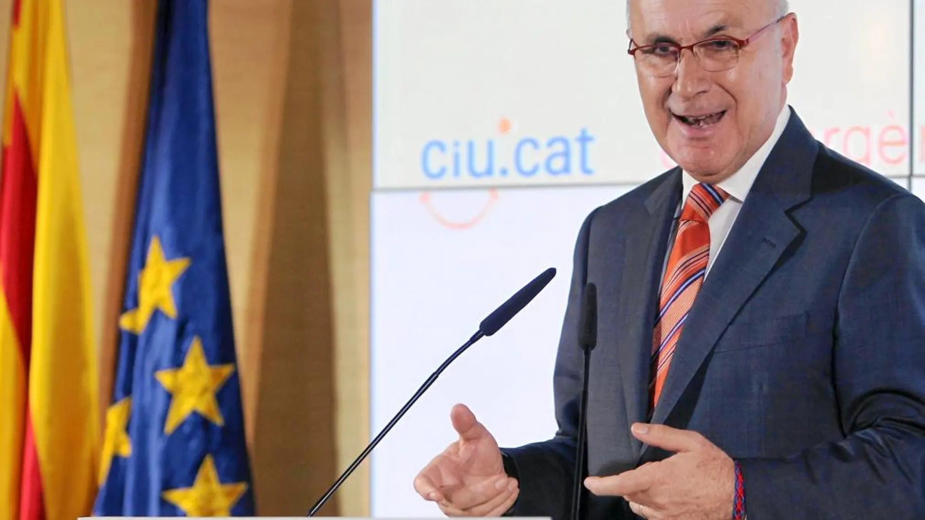 El secretario general de CiU, Josep Antoni Duran Lleida, ayer, tras la reunión de la ejecutiva de la federación nacionalista
